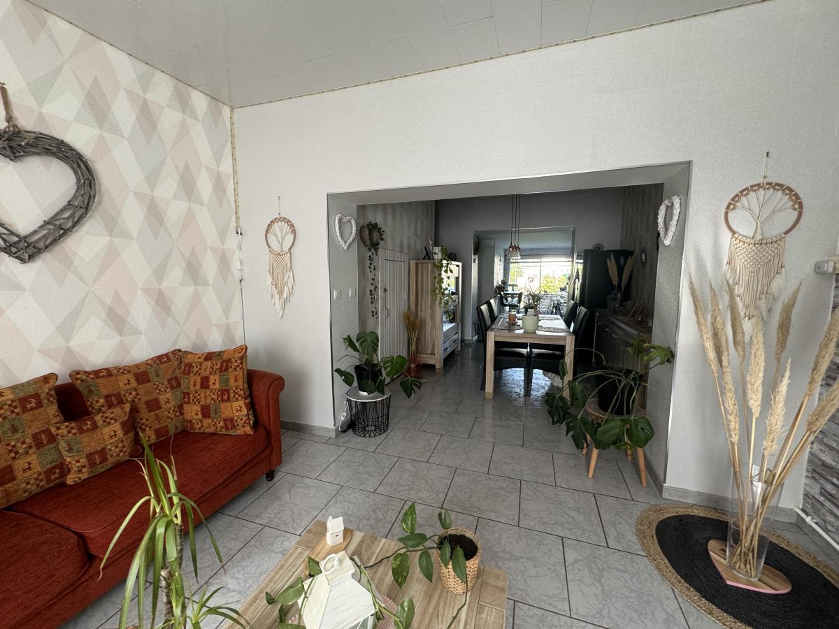 Maison de ville proche Anzin et Valenciennes possible 3 chambres jardin