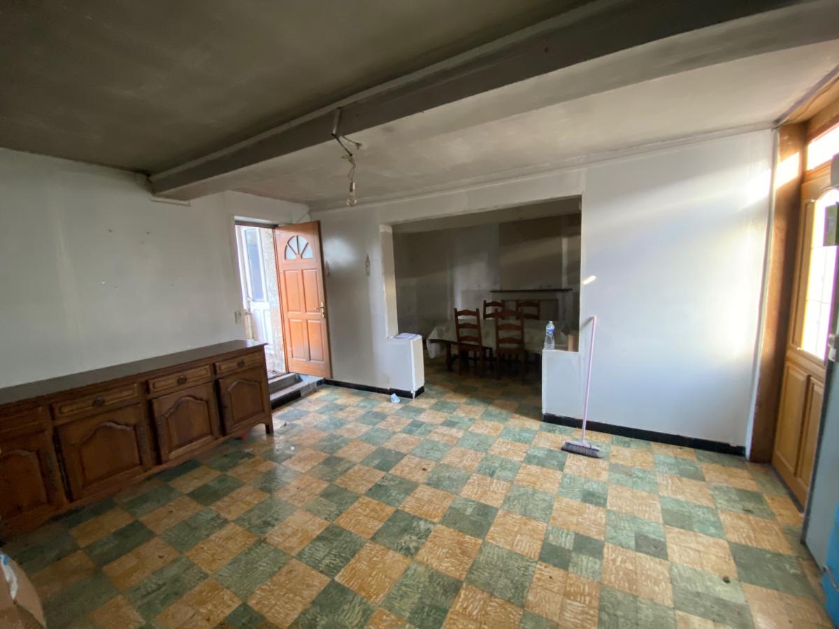 Maison à Trith Saint Léger proche Valenciennes 2 chambres, grenier aménageable, jardin