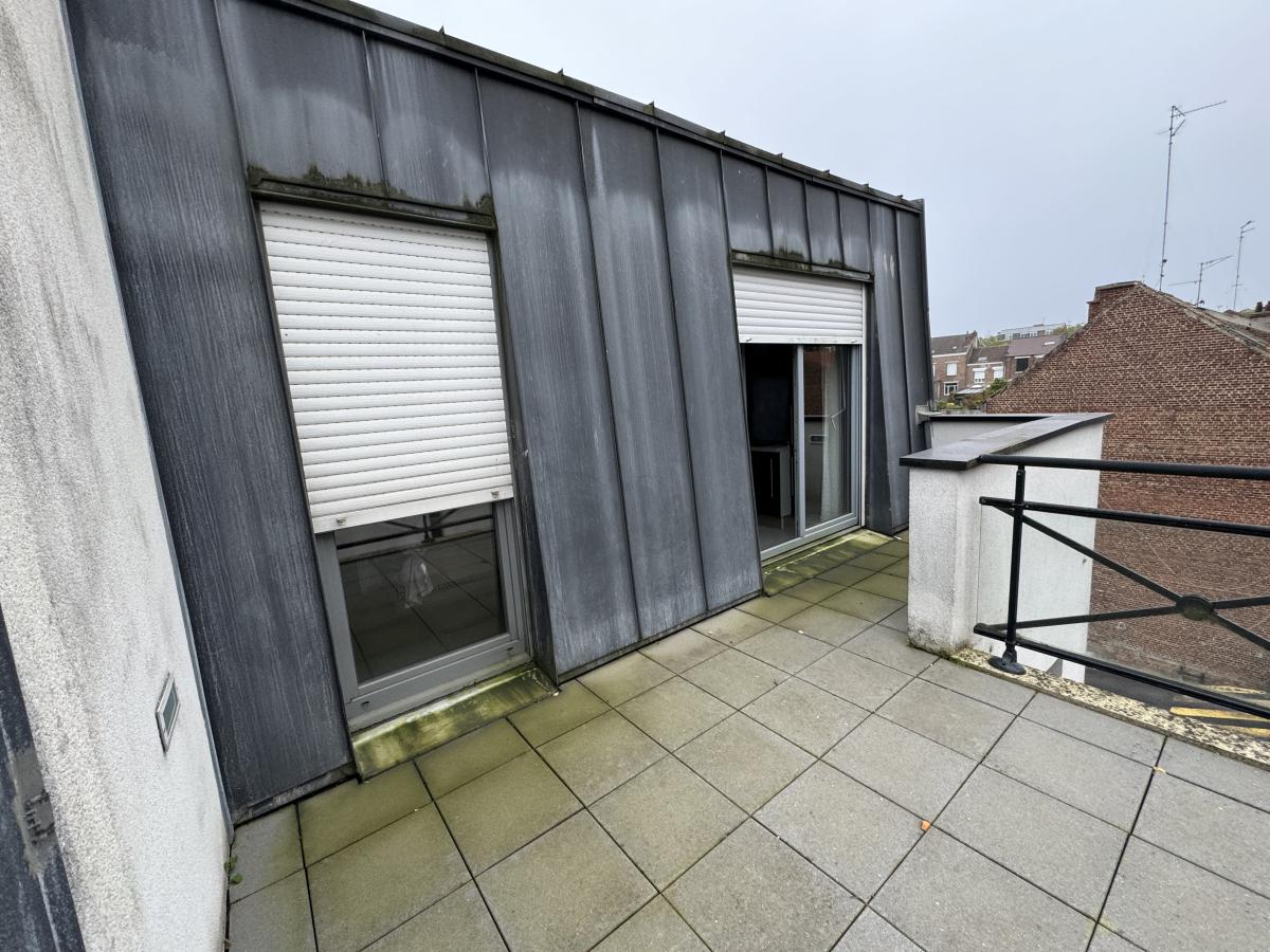 Appartement type 3 proche Centre ville et quartier acacias avec terrasses et parking