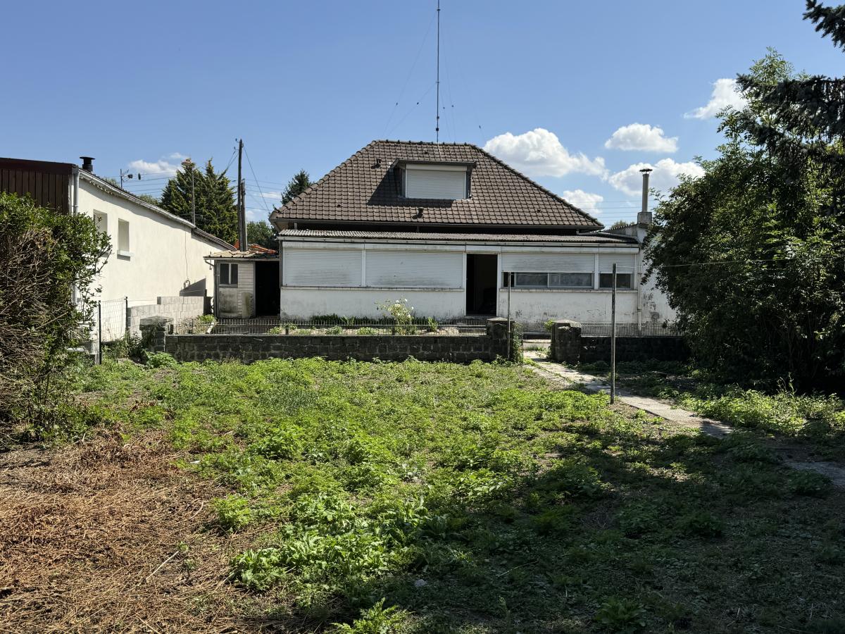ONNAING Pavillon individuel semi plain pied 2 chambres avec passage sur le côté et garage