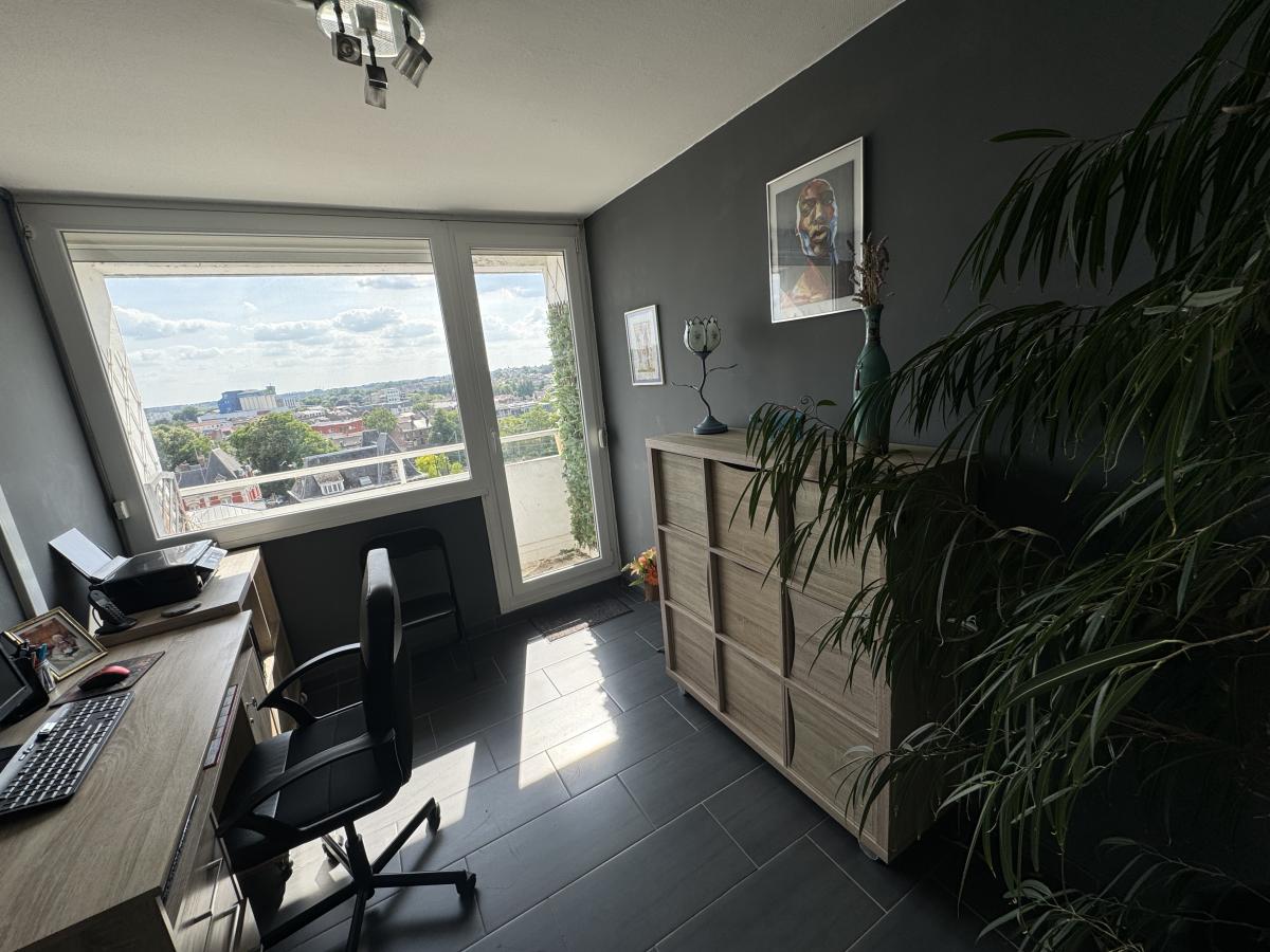 Appartement traversant centre ville de Valenciennes dernier étage, 2 chambres, garage