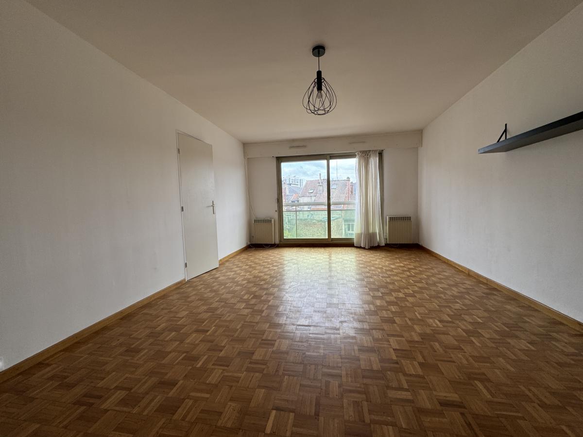 Appartement type 3 centre ville Valenciennes parking