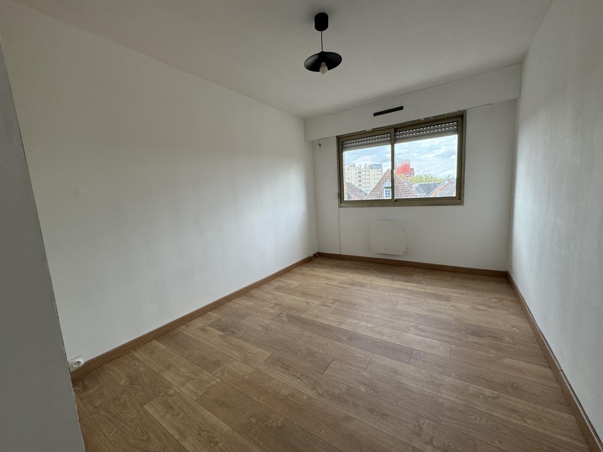 Appartement type 3 centre ville Valenciennes parking