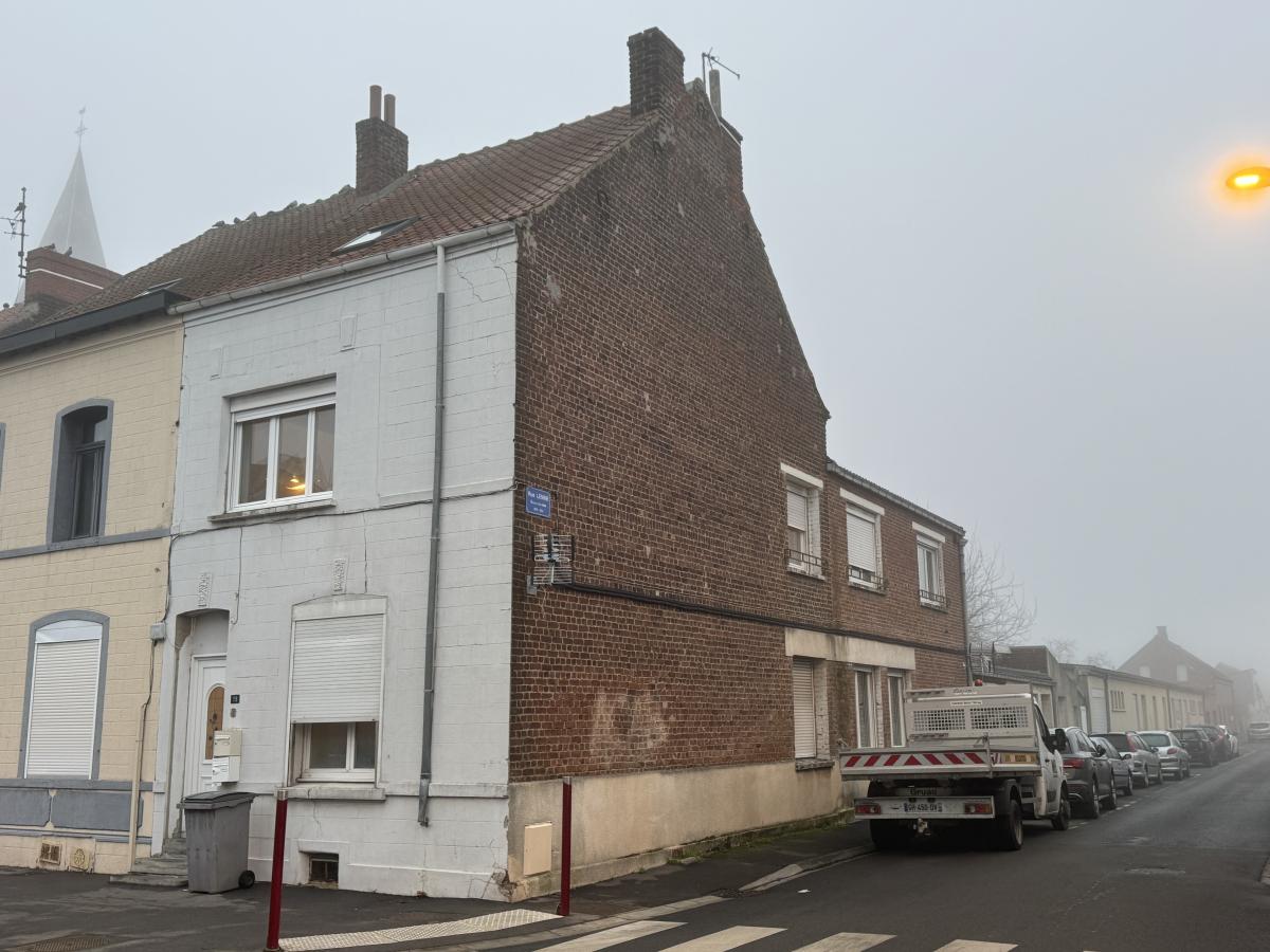 EN EXCLUSIVITE IMMEUBLE DE RAPPORT Petite Foret centre proche Valenciennes 4 lots