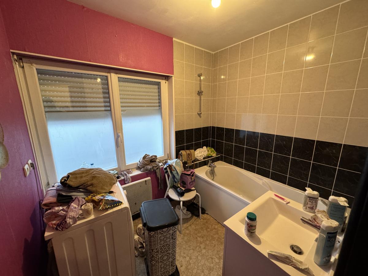 EN EXCLUSIVITE IMMEUBLE DE RAPPORT Petite Foret centre proche Valenciennes 4 lots