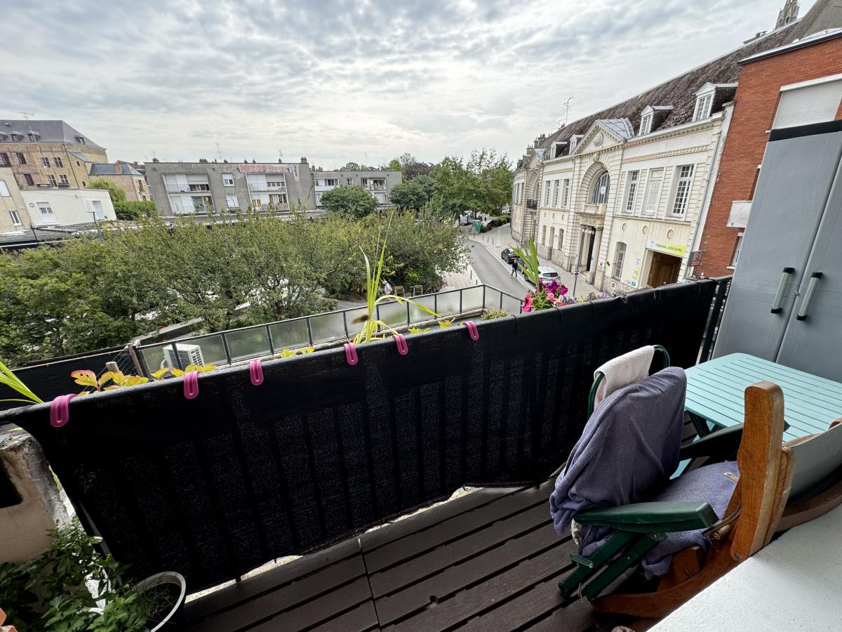 Appartement Type 4 traversant avec balcons centre ville de Valenciennes