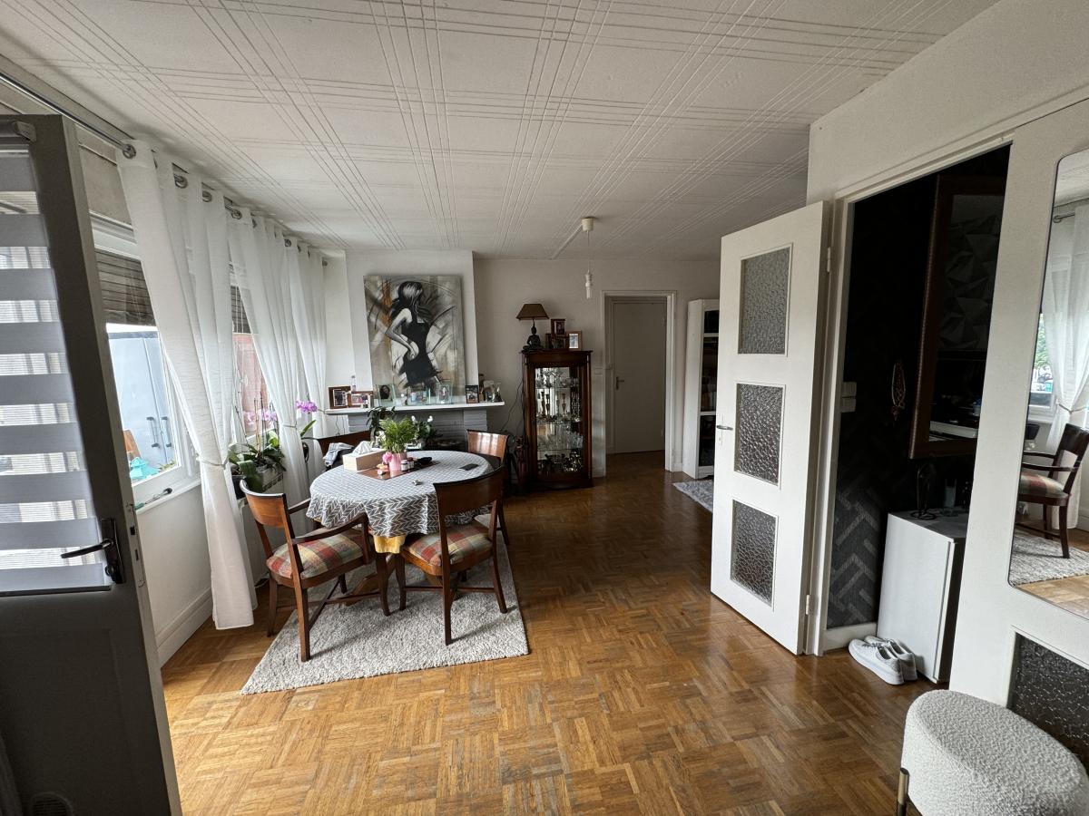 Appartement Type 4 traversant avec balcons centre ville de Valenciennes