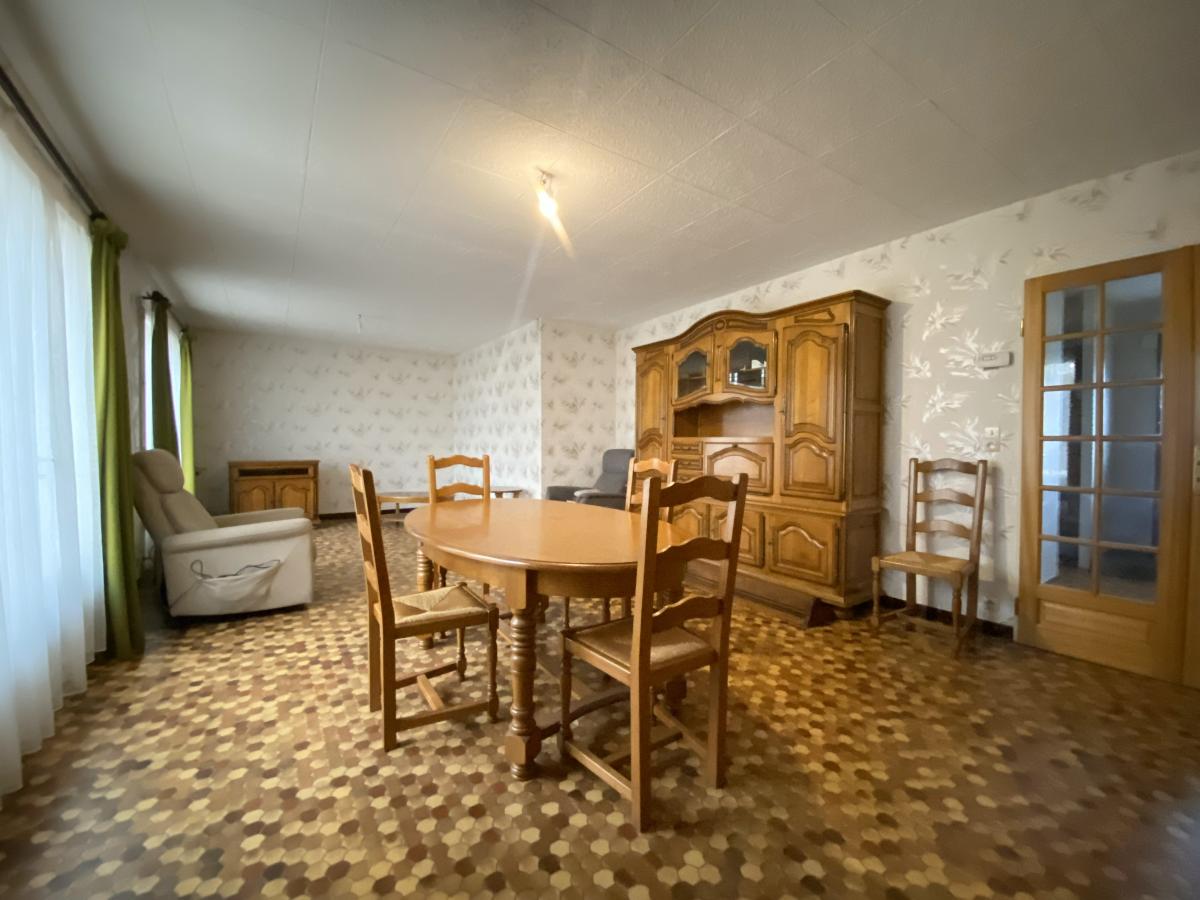 Aubry du Hainaut, pavillon individuel de plain-pied