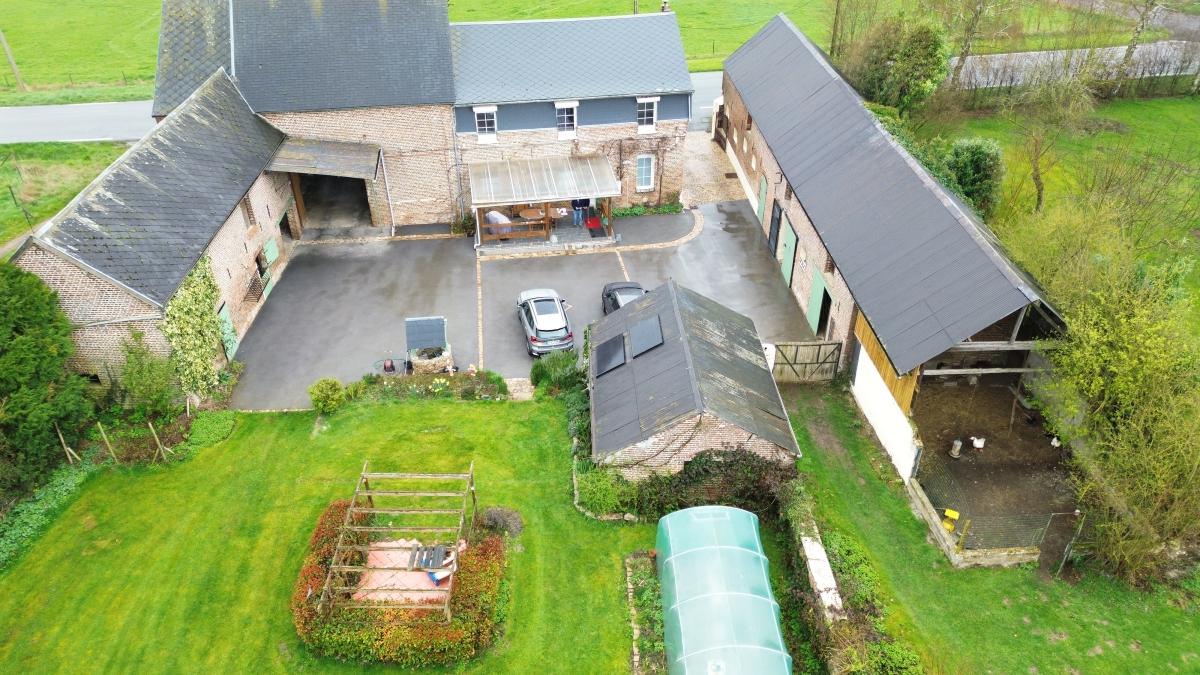 Corps de ferme plein de charme avec nombreuses d