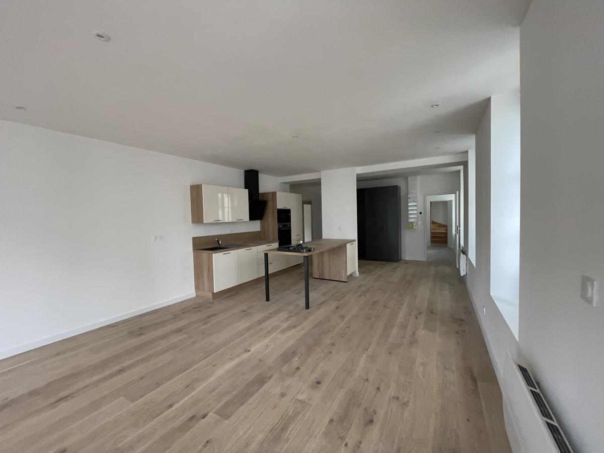 Place D'armes Beau T3 enti