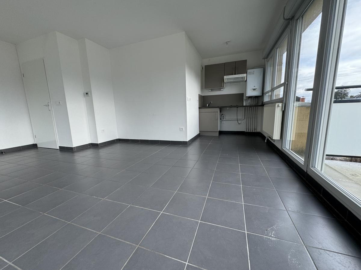 Studio avec balcon et parking Saint Saulve proche Valenciennes 