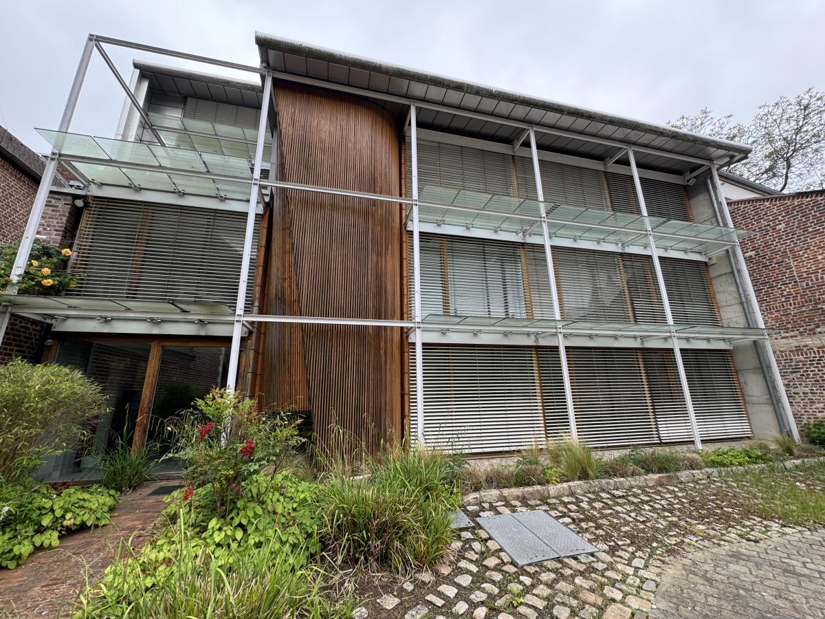 Ensemble immobilier Valenciennes centre ville immeuble de bureaux + habitation et parkings