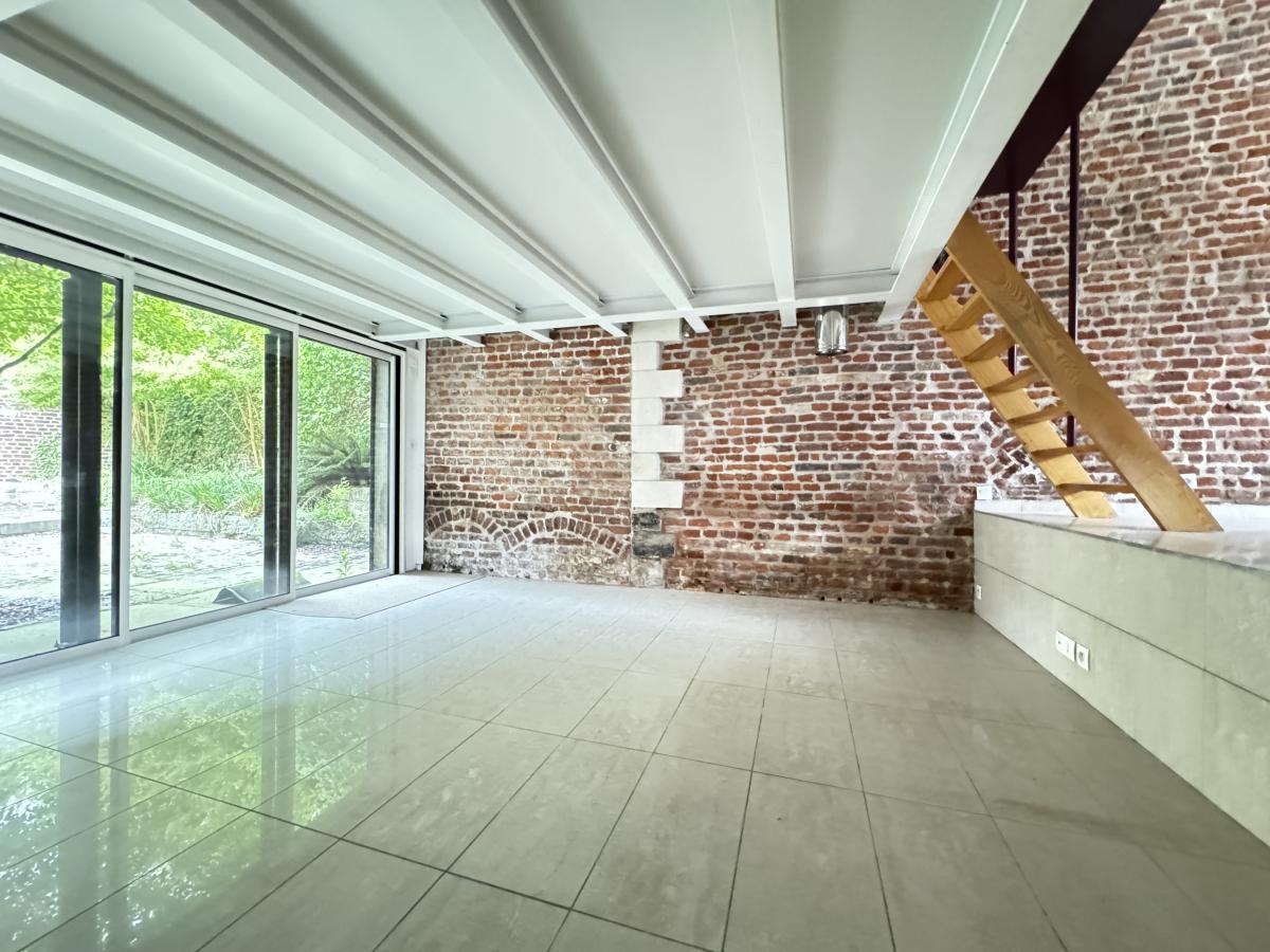 Ensemble immobilier Valenciennes centre ville immeuble de bureaux + habitation et parkings
